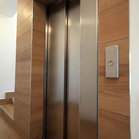 Apartment Deluxe *