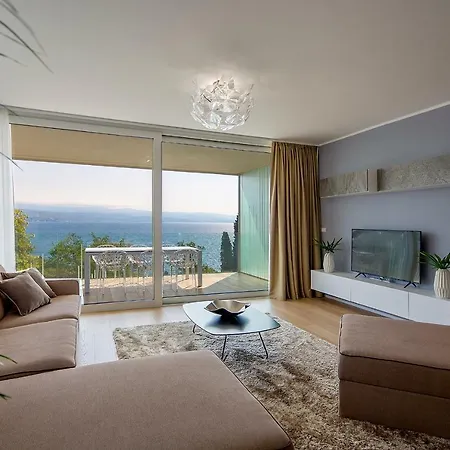 Apartment Deluxe Opatija