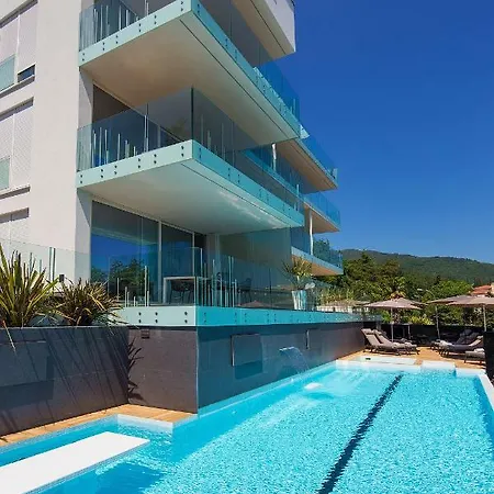Apartment Deluxe *